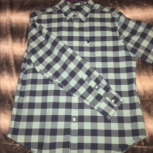American Eagle long-sleeve flannel button up shirt